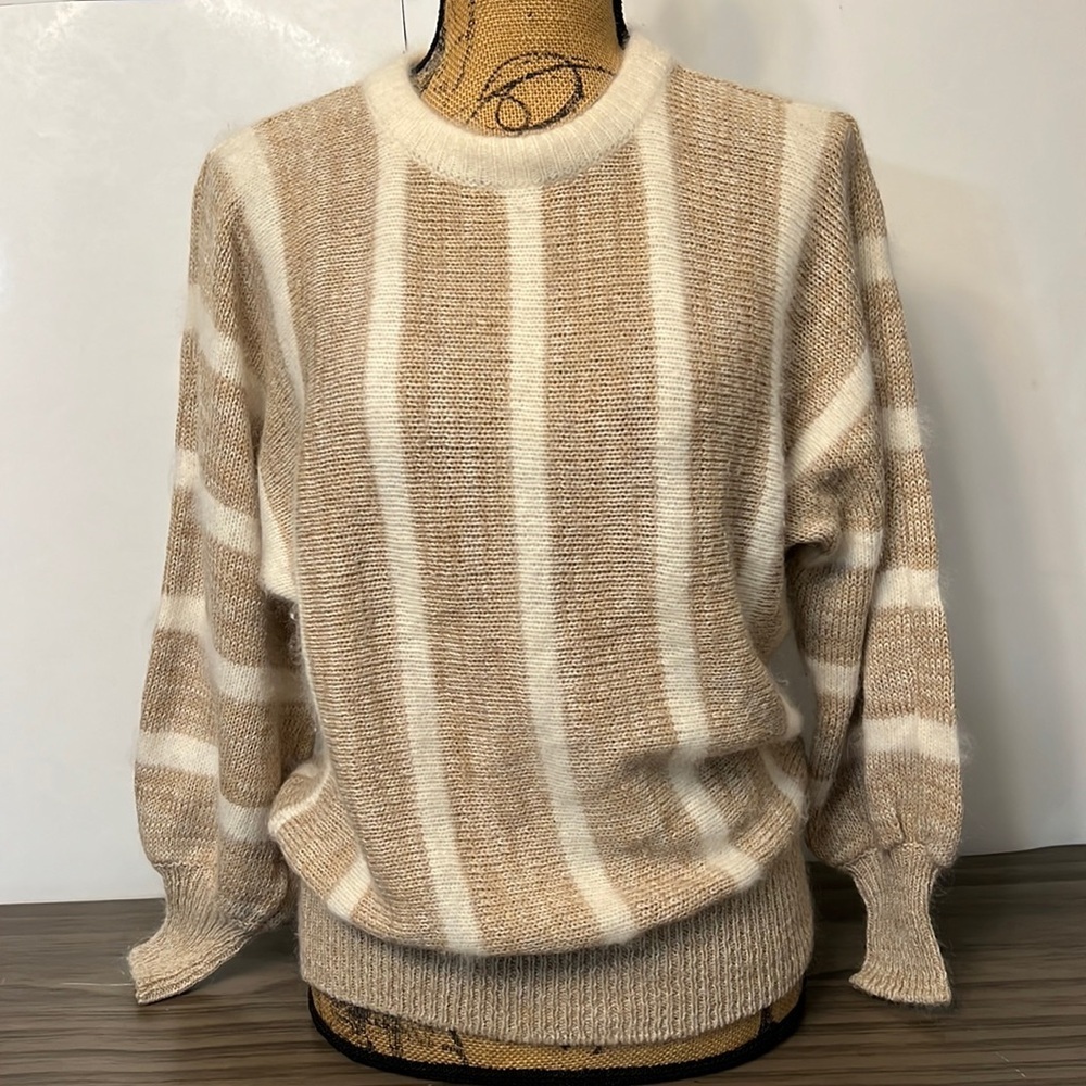 VINTAGE LUCIA ANGORA MOHAIR WOOL SOFT PULLOVER SWEATER SIZE SMALL